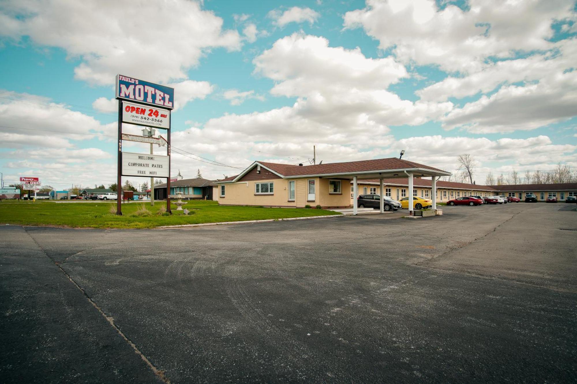 Faulds Motel Sarnia Εξωτερικό φωτογραφία